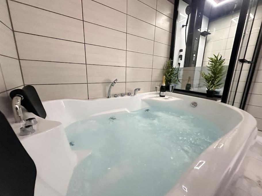 E Servagnat T3 Luxe Avec Sauna Jacuzzi Et Hammam Apartment